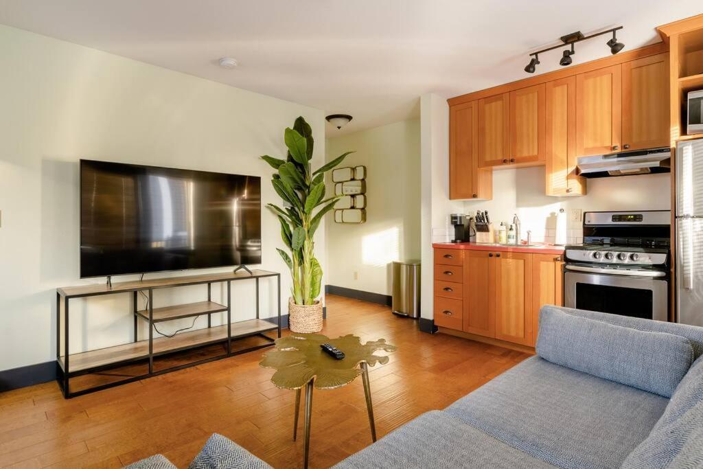 Stay Portland - Color Splash Apartment In The Heart Of Portland Exterior foto